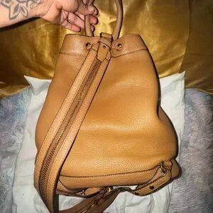 Tory Burch Tan Leather 3 way Bucket Bag McGraw Bucket Bag: Women main image 4